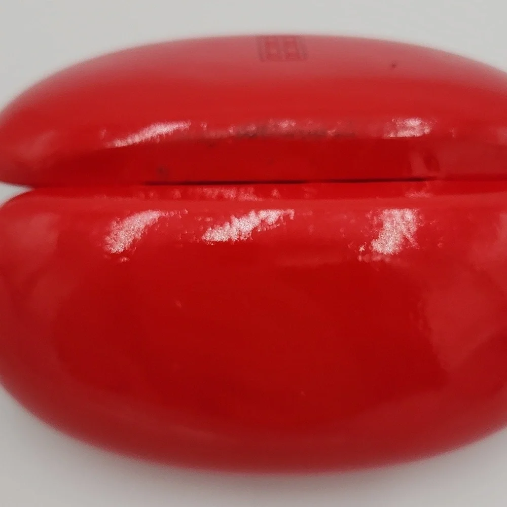 Elizabeth‎ Arden Black Sunglasses With Red Case